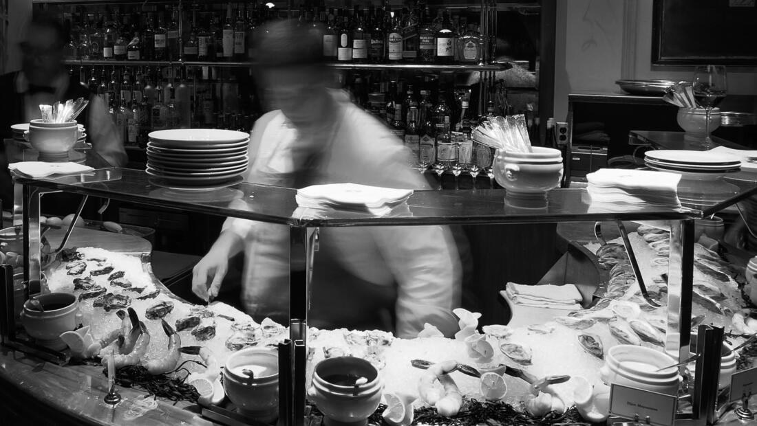 Bouchon Bistro Yountville oyster bar