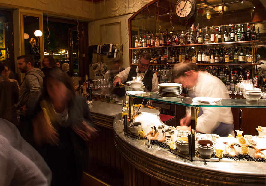 Bouchon Yountville oyster bar